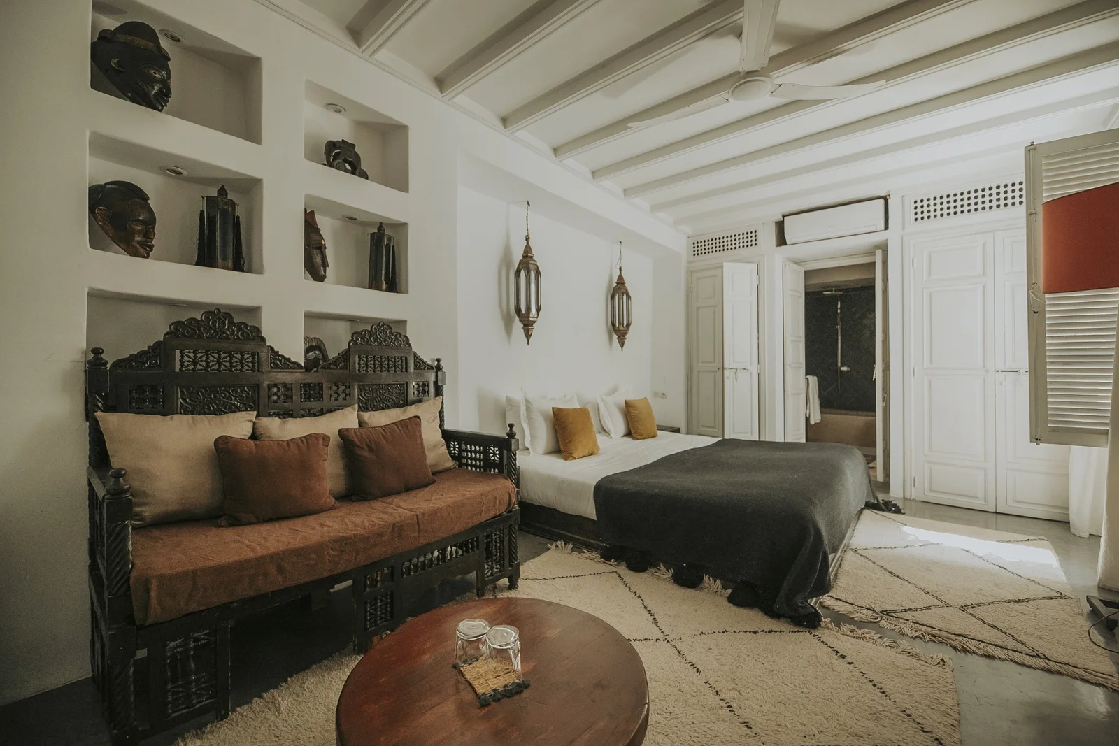 The Tataoui Suite at Dar Zelda and its ceiling of crossed reeds and painted wood — view 4