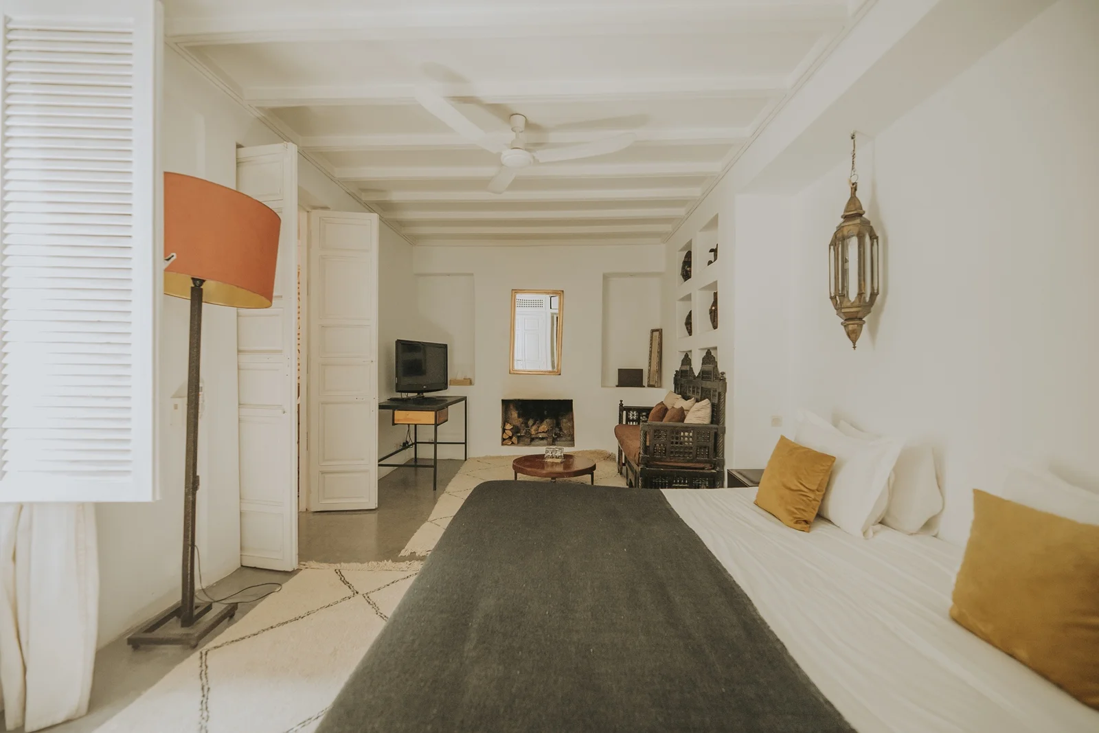 The Tataoui Suite at Dar Zelda and its ceiling of crossed reeds and painted wood — view 2