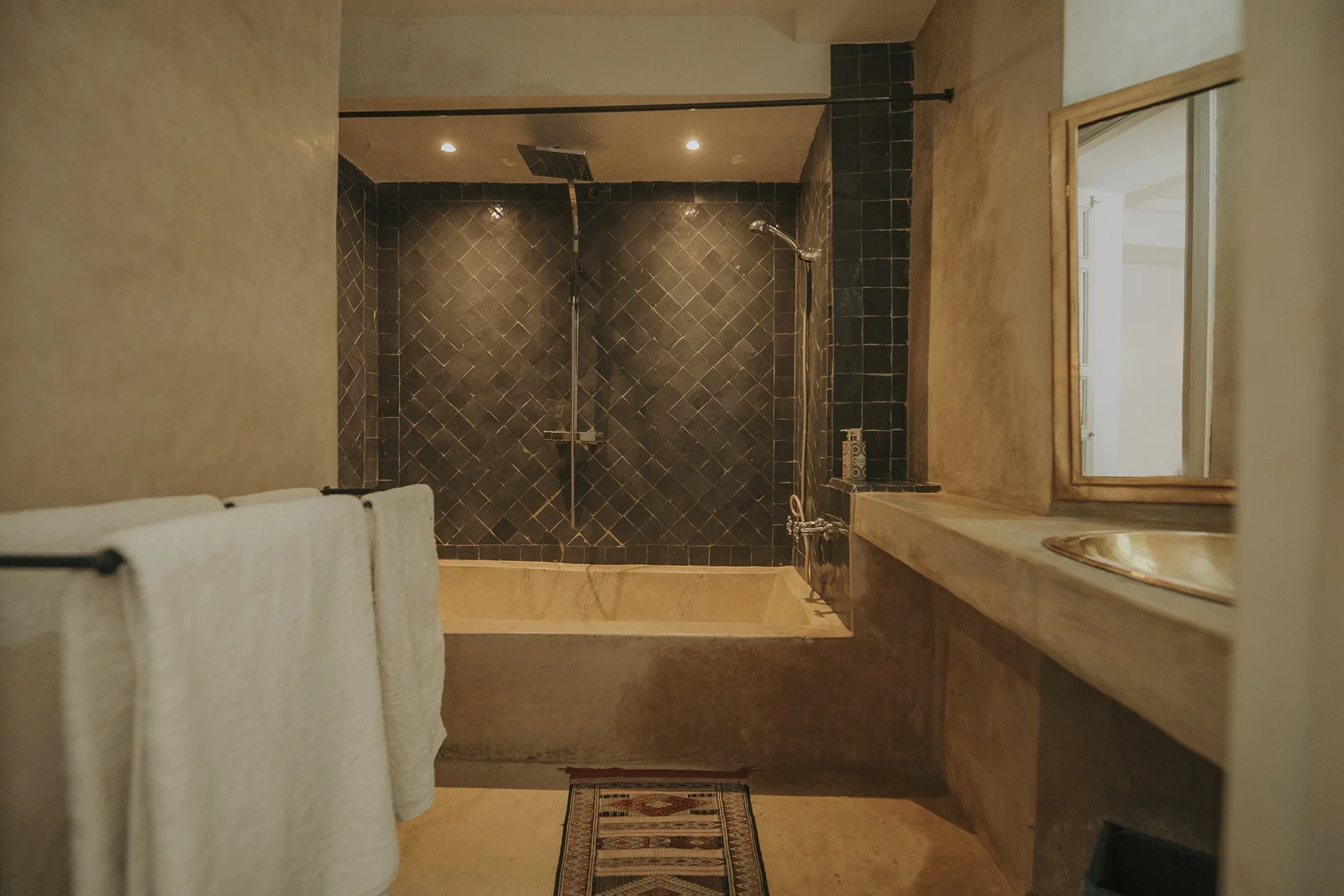 The Tataoui Suite at Dar Zelda and its ceiling of crossed reeds and painted wood — view 7